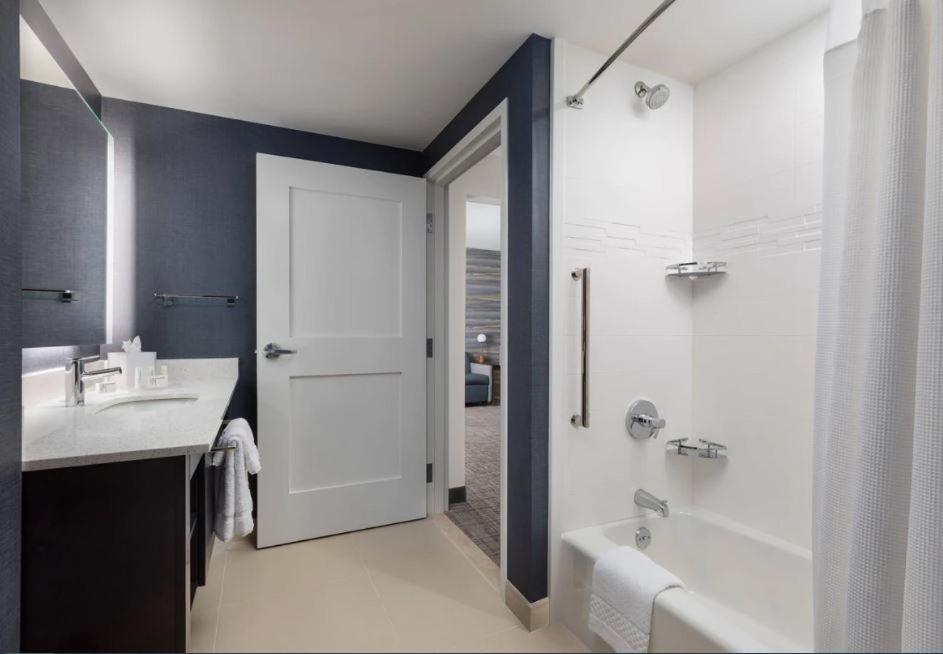 Residence Inn By Marriott New Haven Hamden Bagian luar foto